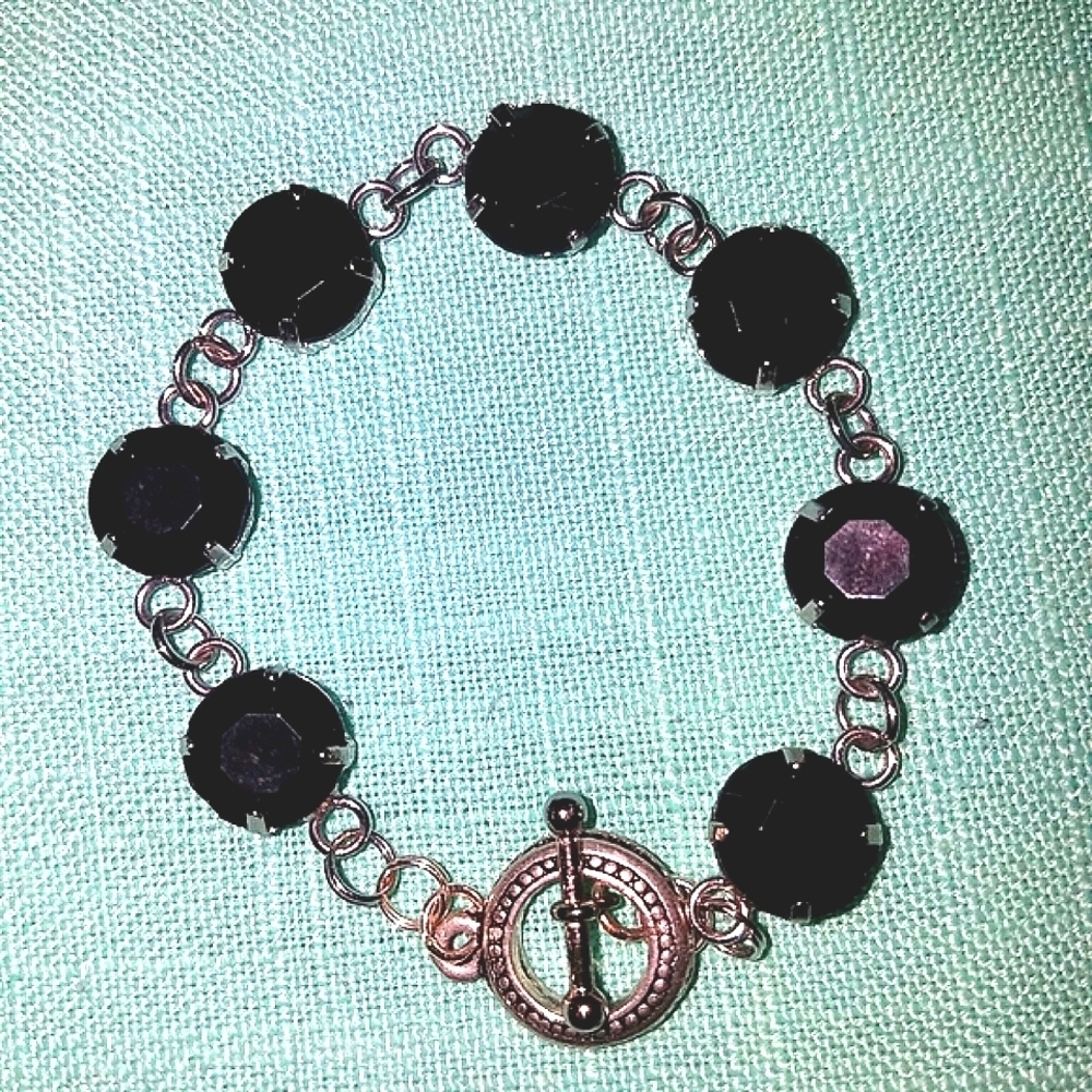 Bracelet silver plate black beads toggle clasp NEW